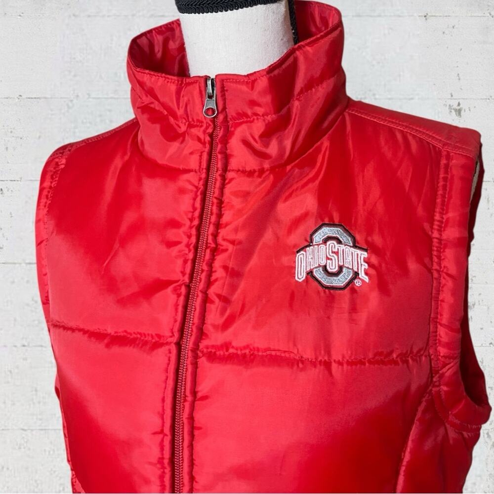 Ohio State Buckeyes Women’s Red Puffer Vest Size M/L Football Big Ten - Picture 2 of 10